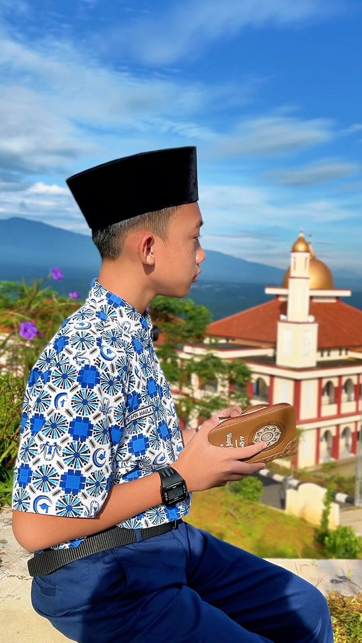 Instagram post from smpitassyifajlc2. This post is in position 15.