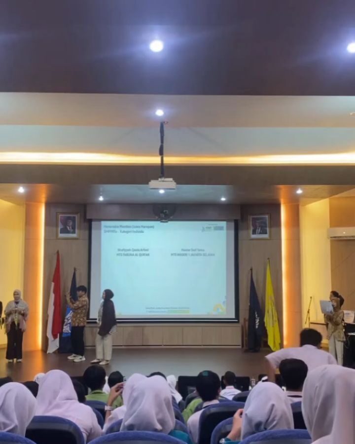 Instagram post from smpitassyifajlc2. This post is in position 1.