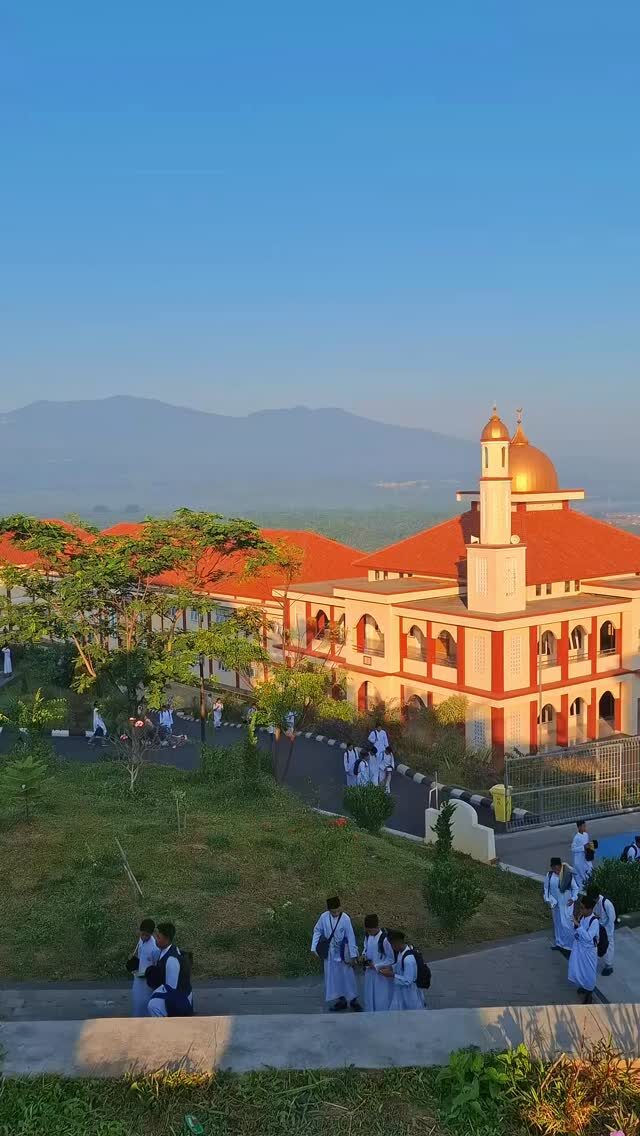 Instagram post from smpitassyifajlc2. This post is in position 4.