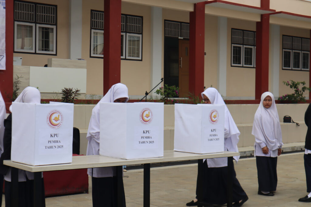 Sekolah Calon Pemimpin : Pemilihan Presiden BEM Putri – SMPIT As-Syifa Boarding School Jalancagak 2