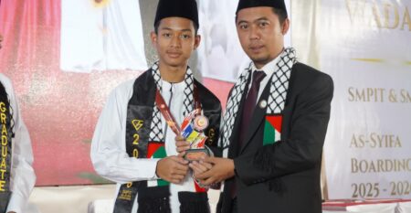 Penghargaan Azri