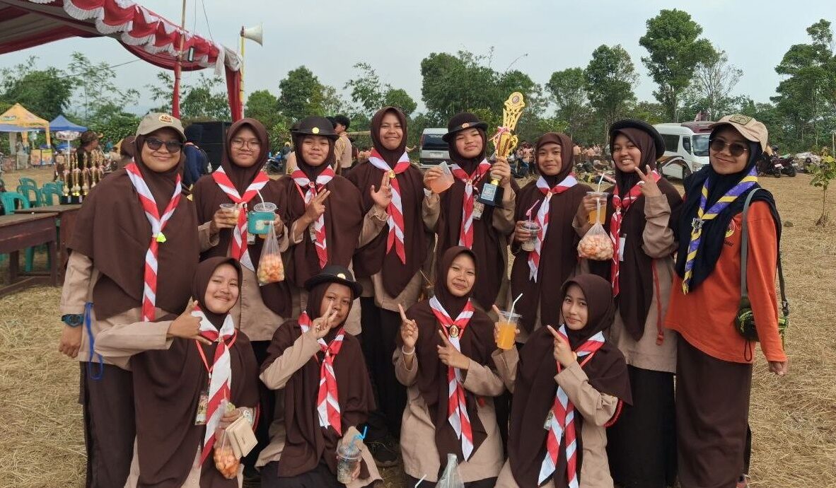 Dewan Penggalang SMPIT As-Syifa Jalancagak 2 Raih Juara Umum 3 di Kemah Kwaran Jalancagak 1 1 1 e1788335090385