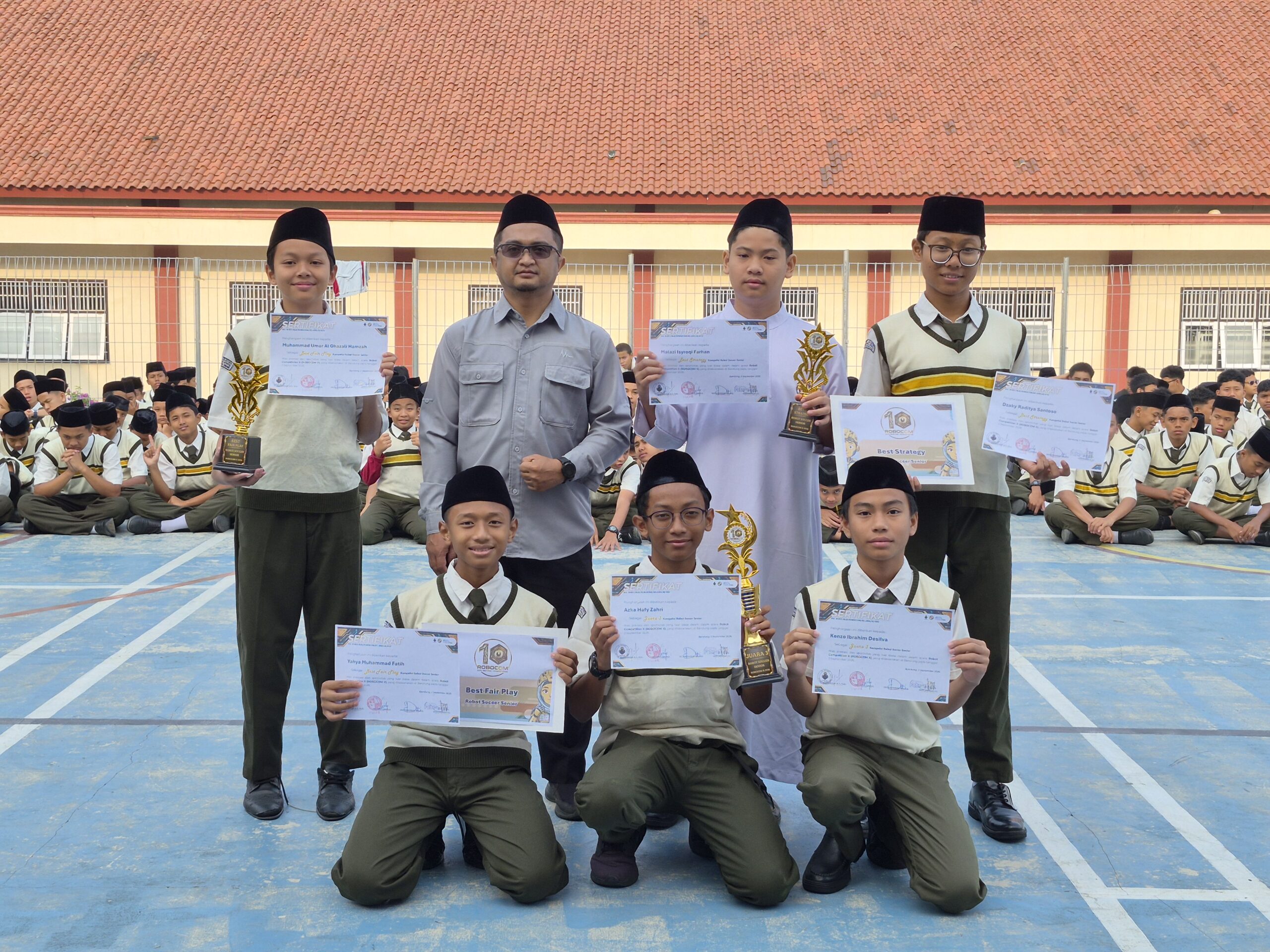 SMPIT As-Syifa Jalancagak 2 Raih Juara 3 dan Penghargaan di Kompetisi ROBOCOM X 1 20260909 072349 scaled
