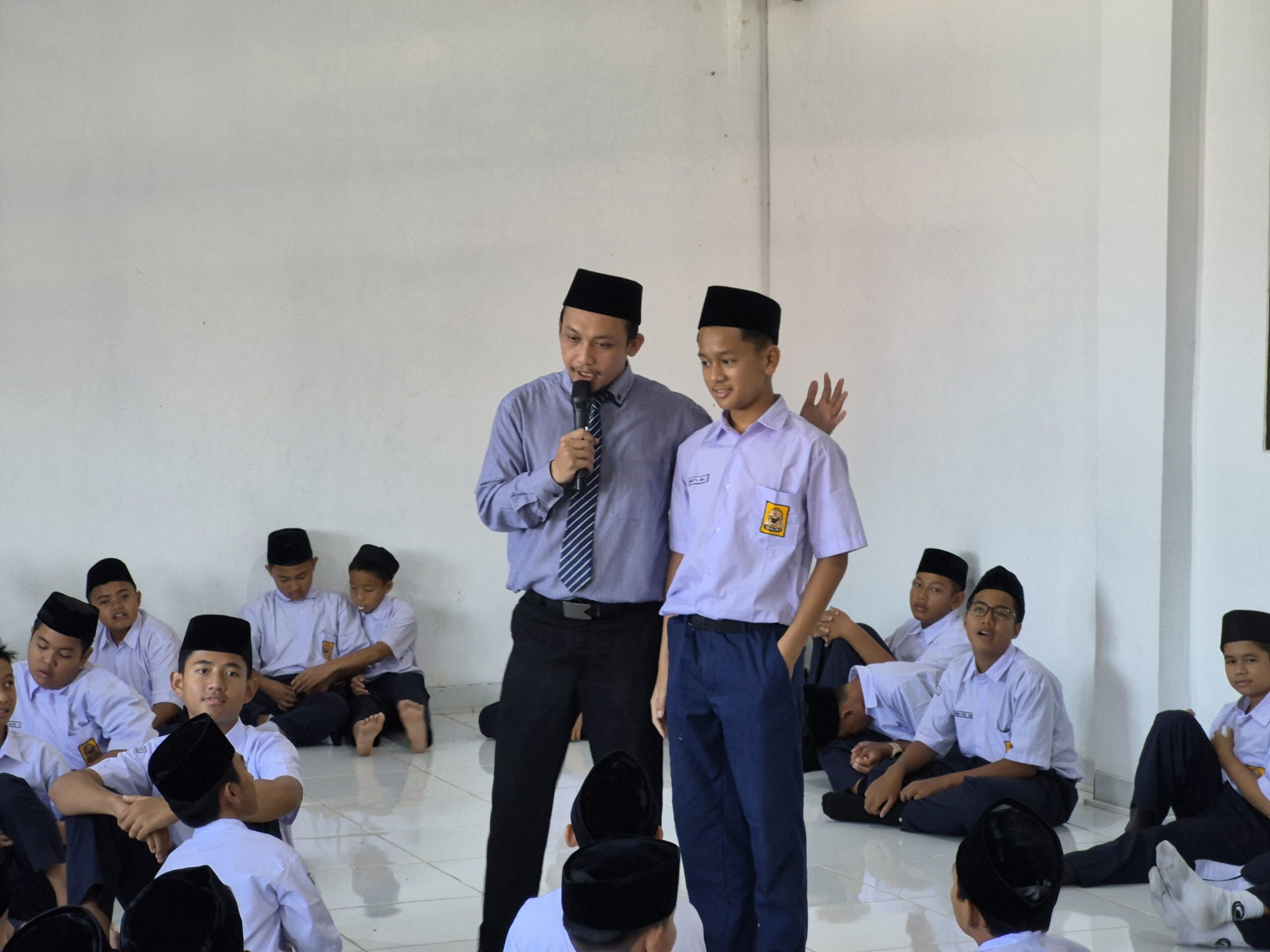 School of Leadership Kelas 7 SMPIT As-Syifa Jalancagak 2: Menumbuhkan Jiwa Kepemimpinan Sejak Dini 12 3 4 scaled