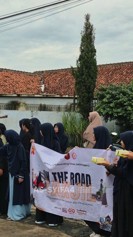 Instagram post from smpitassyifajlc2. This post is in position 1.