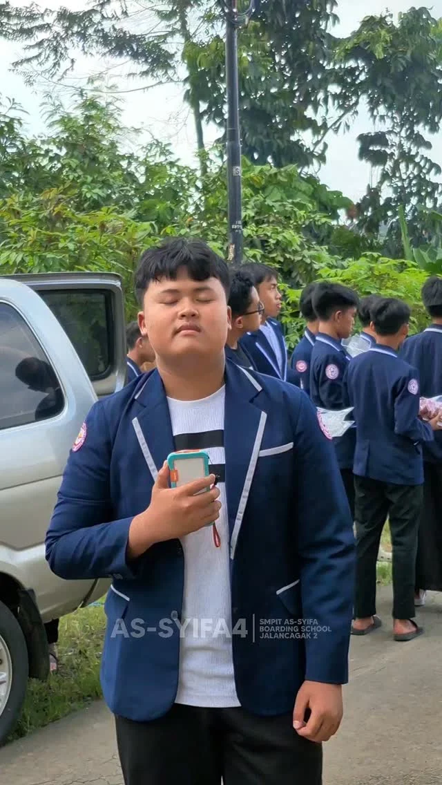 Instagram post from smpitassyifajlc2. This post is in position 1.
